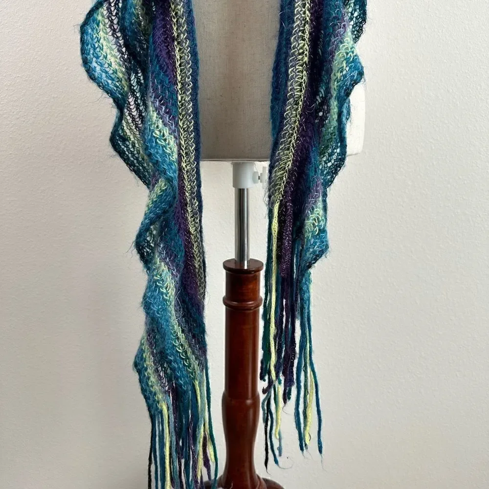 EUC Unbranded Women’s Knitted Scarf
